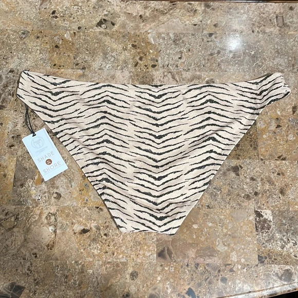 Cute Bikini Bottoms - Picture 4 of 6